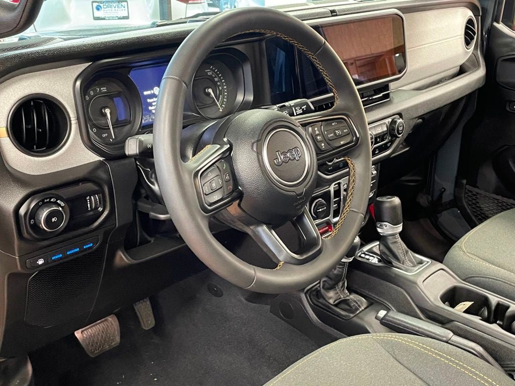 Used 2024 Jeep Wrangler Unlimited AWD/4WD image 11