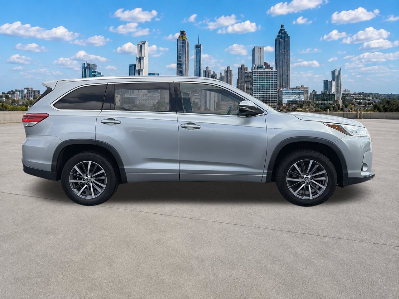 Used 2018 Toyota Highlander XLE FWD image 27