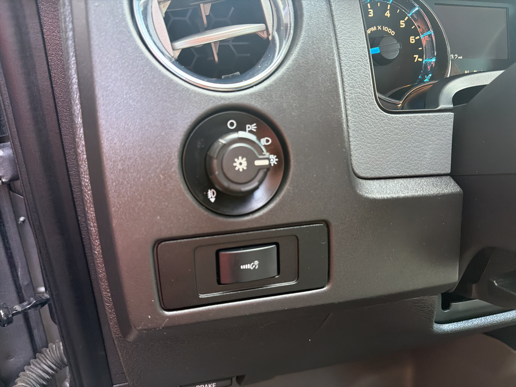 Used 2014 Ford F150 XLT w/ Equipment Group 302A Luxury AWD/4WD image 22