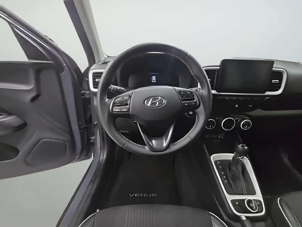 Certified 2026 Hyundai Venue SEL FWD image 30