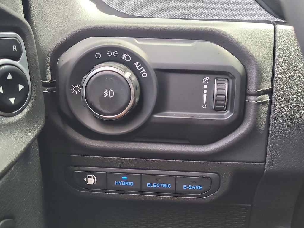 Used 2025 Jeep Wrangler Unlimited Sahara image 27