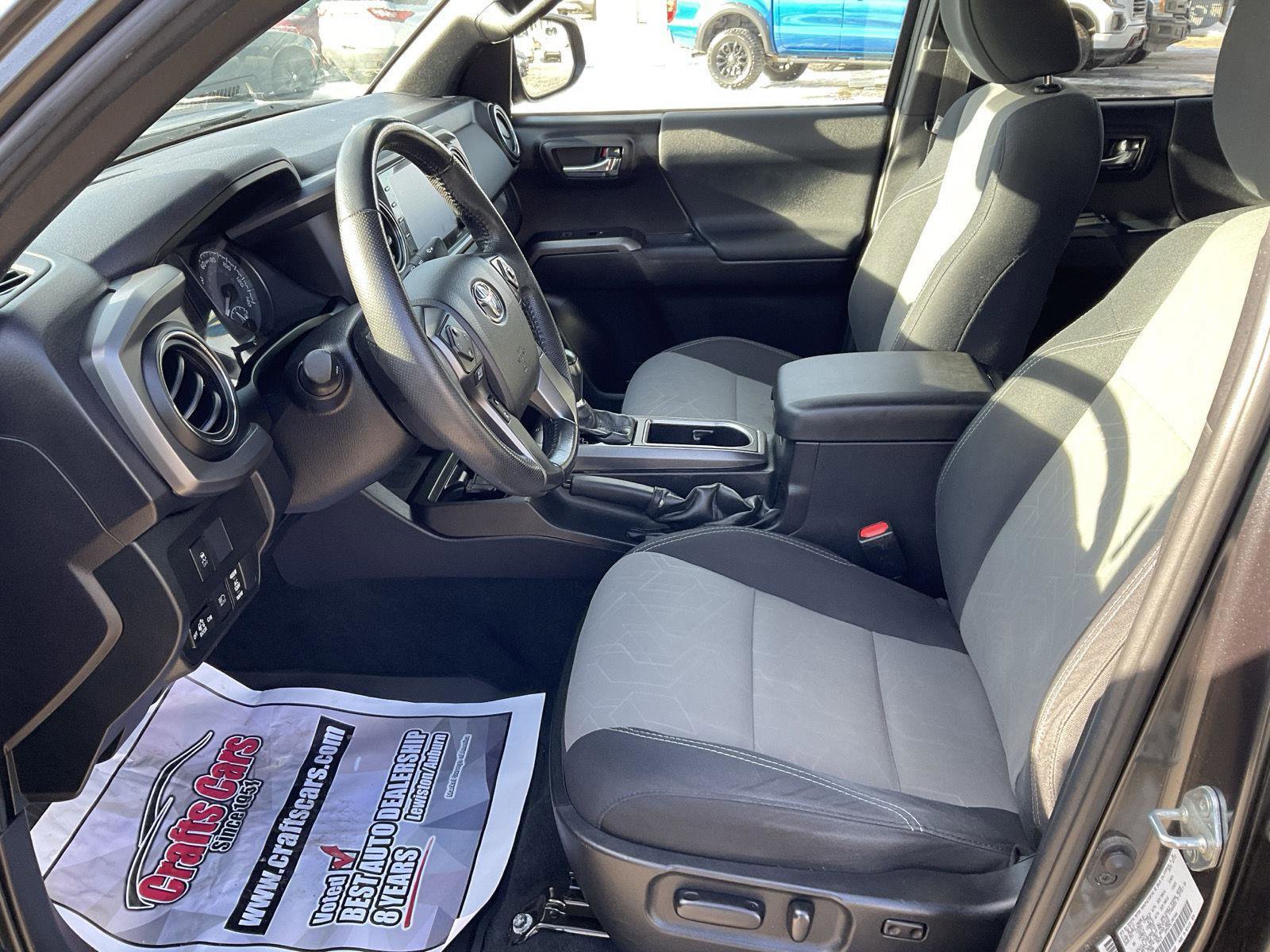 Used 2021 Toyota Tacoma TRD Off-Road w/ Technology Package image 9