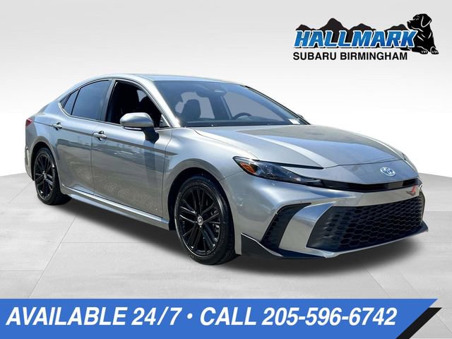 Used 2025 Toyota Camry SE FWD image 1