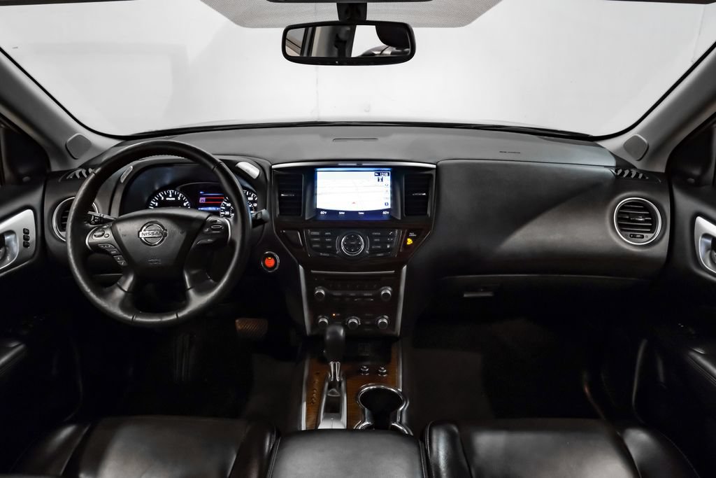 Used 2020 Nissan Pathfinder Platinum FWD image 19
