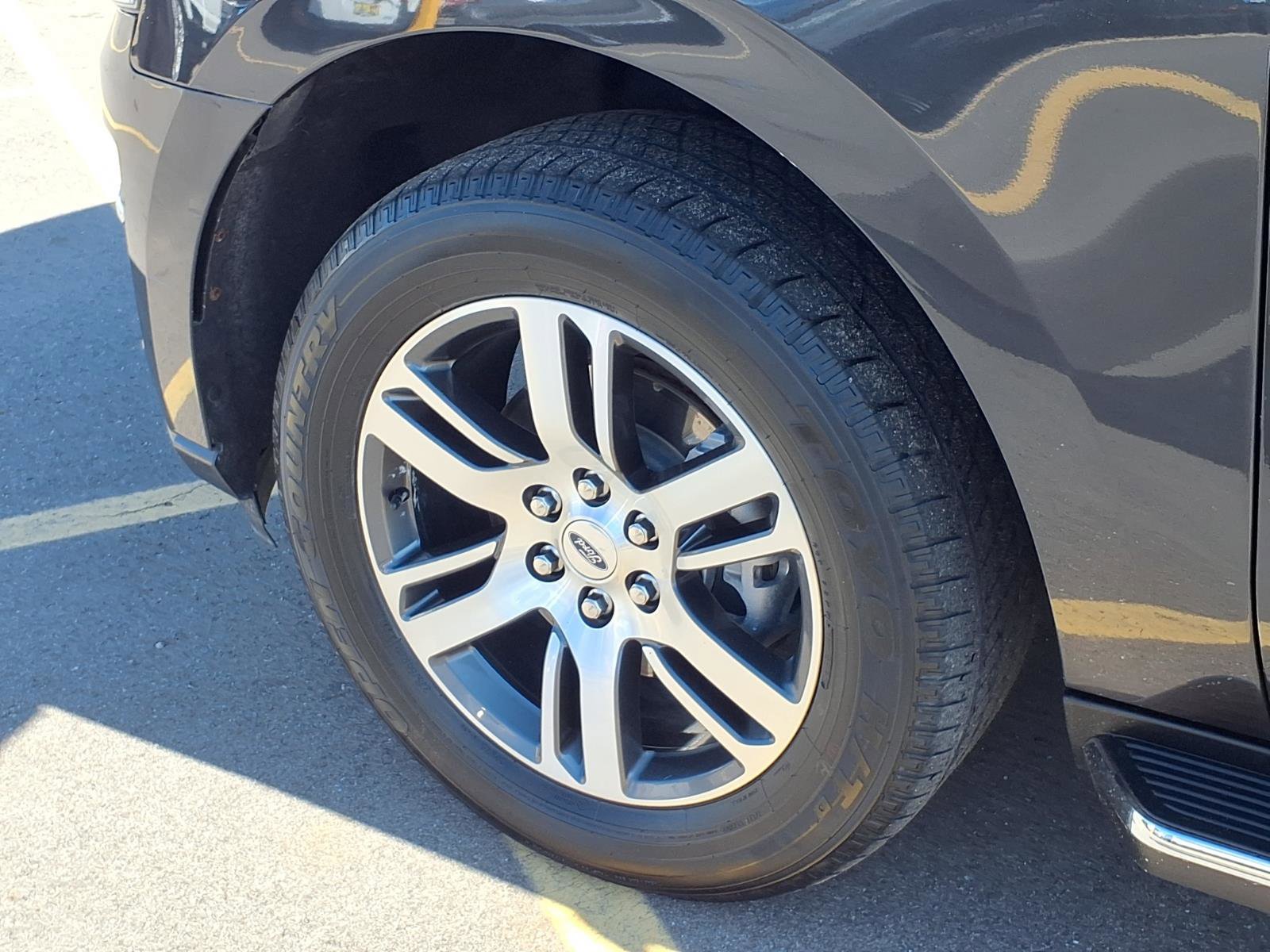 Used 2023 Ford Expedition Limited image 31