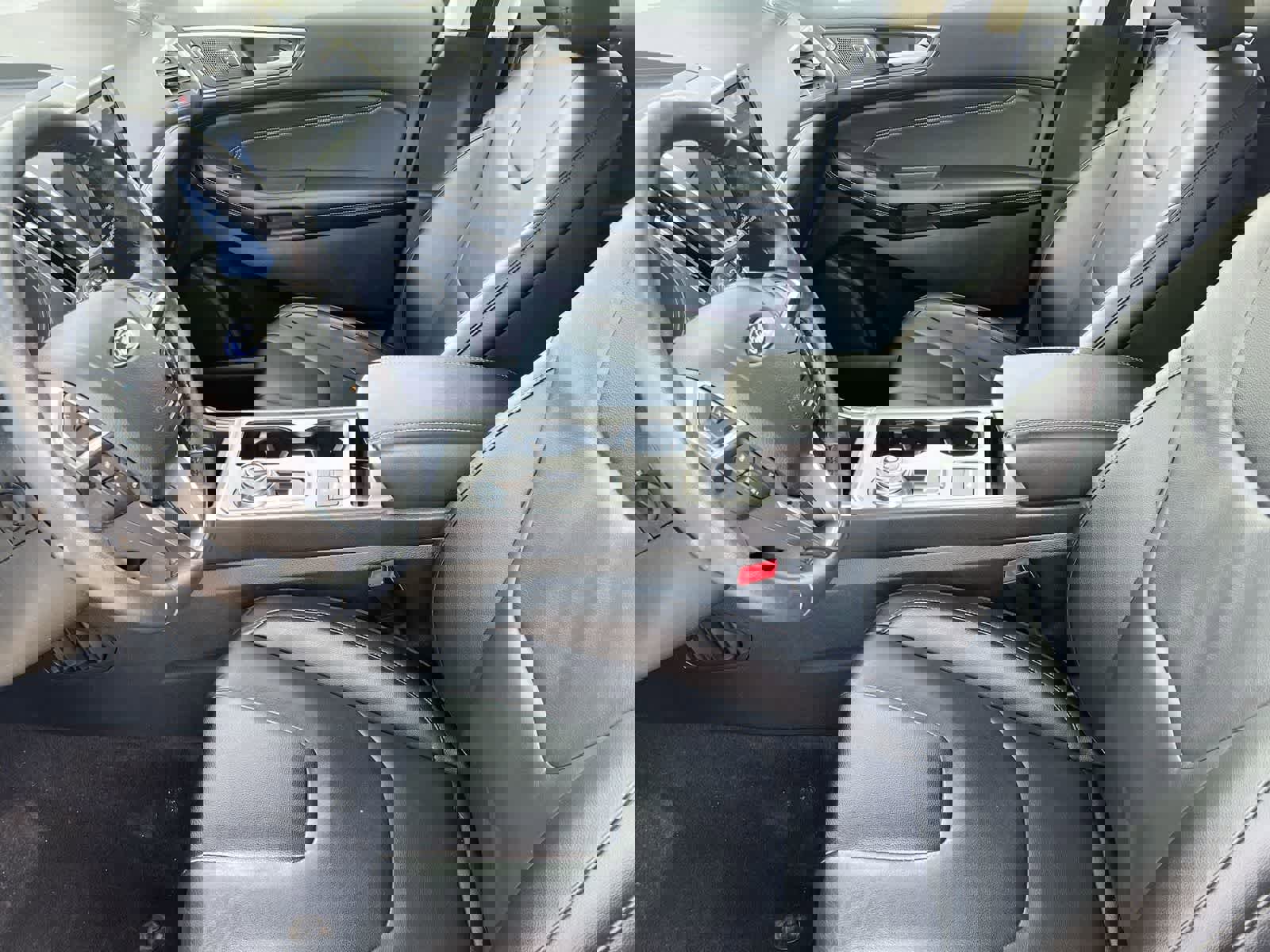 Used 2022 Ford Edge Titanium w/ Class II Trailer Tow Package image 10