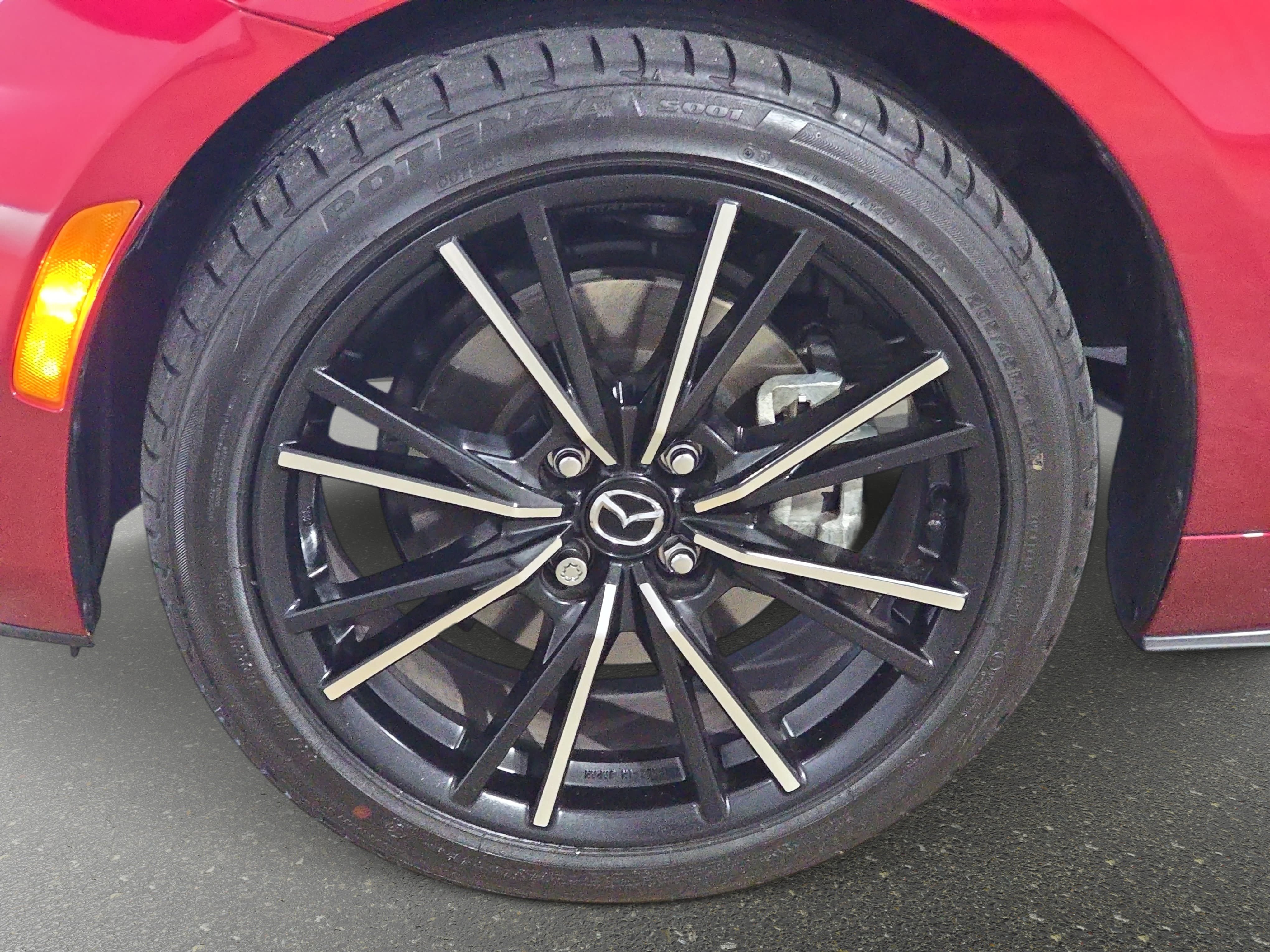 Used 2025 MAZDA MX-5 Miata RF Grand Touring RWD image 29