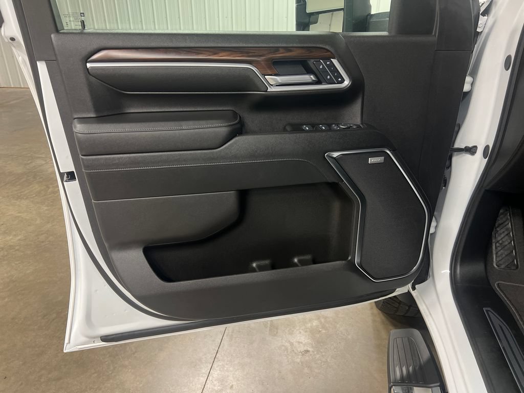 Certified 2025 GMC Sierra 2500 SLT w/ SLT Premium Package AWD/4WD image 14