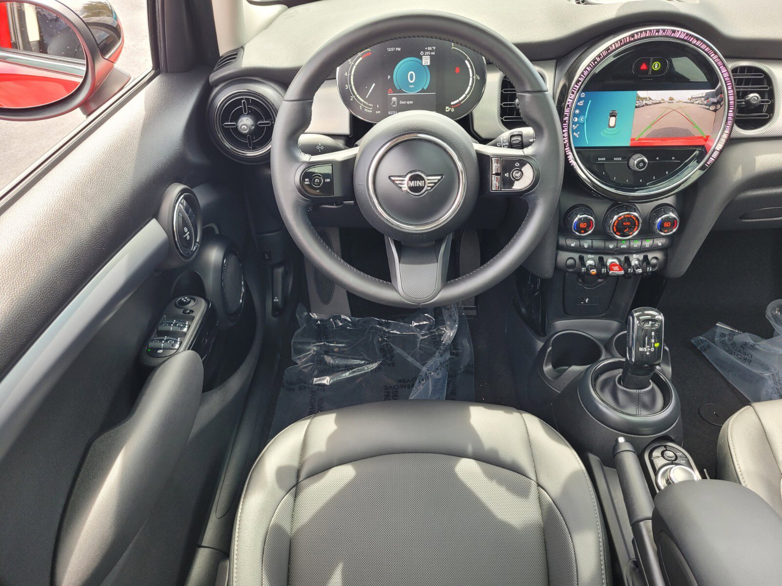 Used 2023 MINI Cooper 4-Door Hardtop image 12