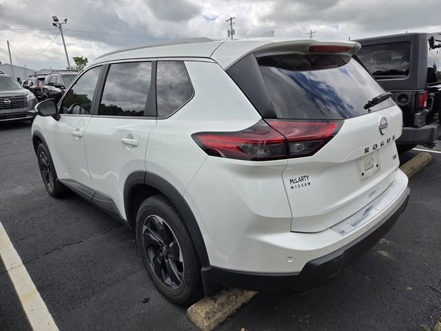 Used 2024 Nissan Rogue SV w/ SV Premium Package image 6