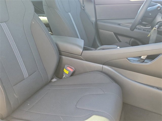 New 2025 Hyundai Elantra SE image 17