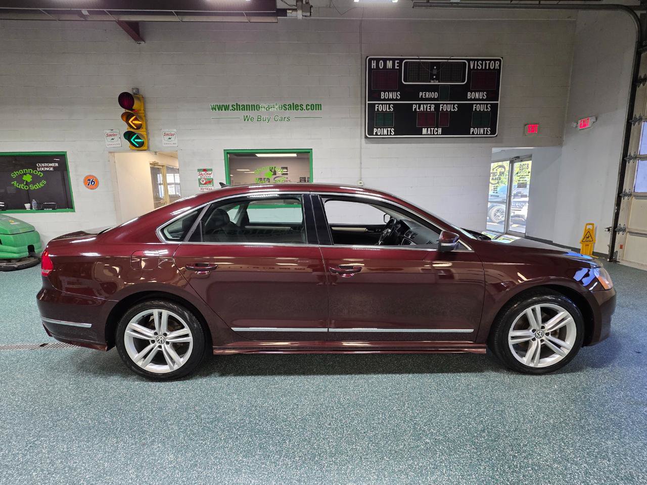 Used 2013 Volkswagen Passat TDI SE FWD image 5