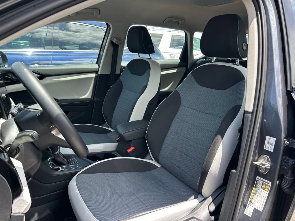 Certified 2025 Volkswagen Taos S FWD image 19
