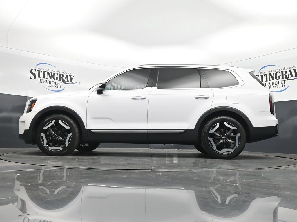 Used 2023 Kia Telluride EX FWD image 29