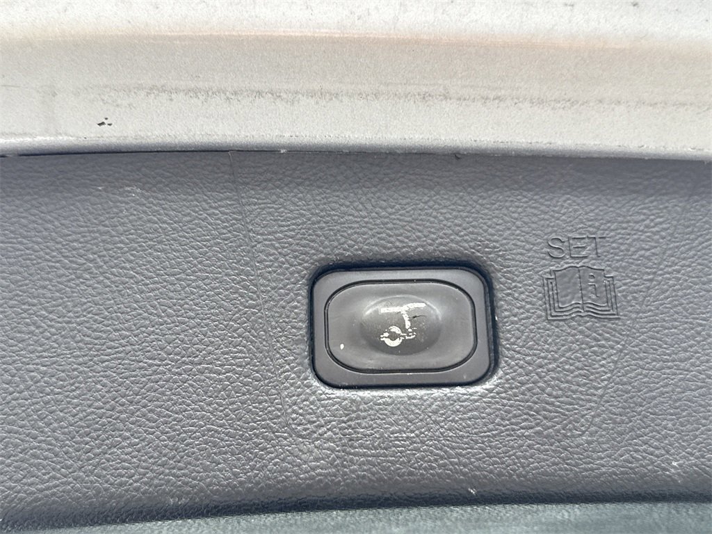 Used 2022 Ford Edge Titanium image 16