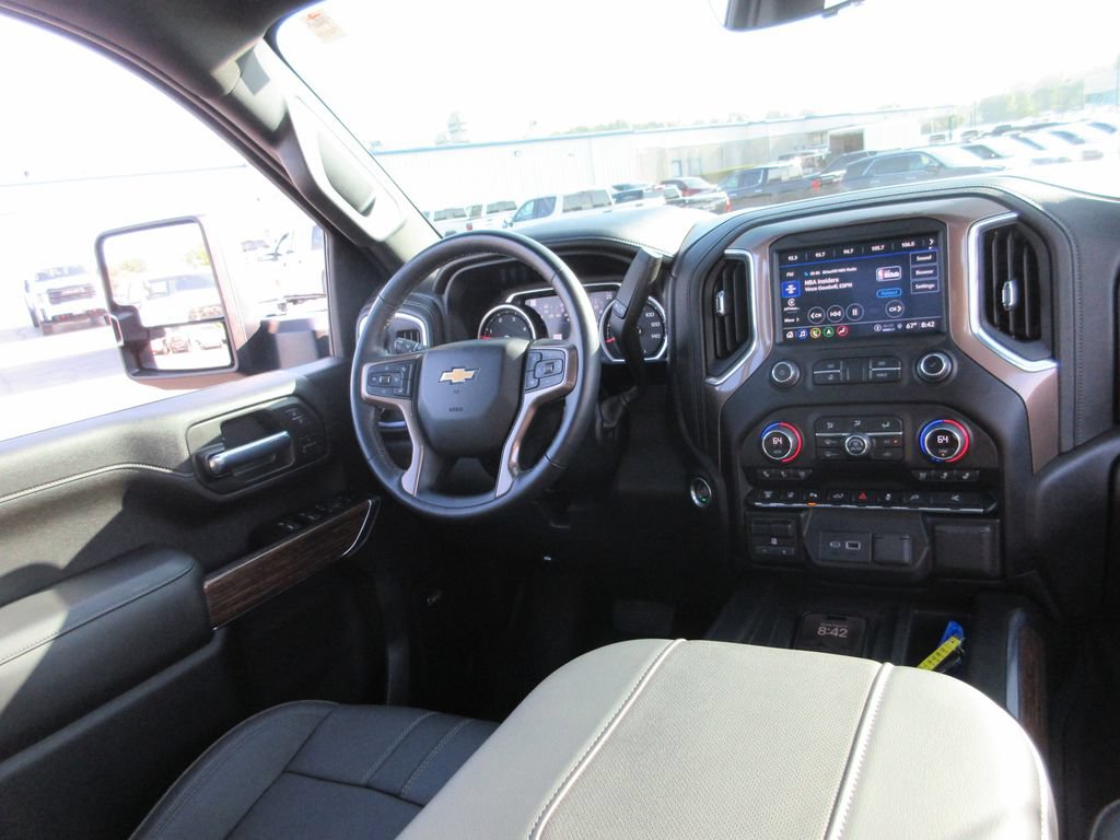 Certified 2023 Chevrolet Silverado 3500 High Country AWD/4WD image 32