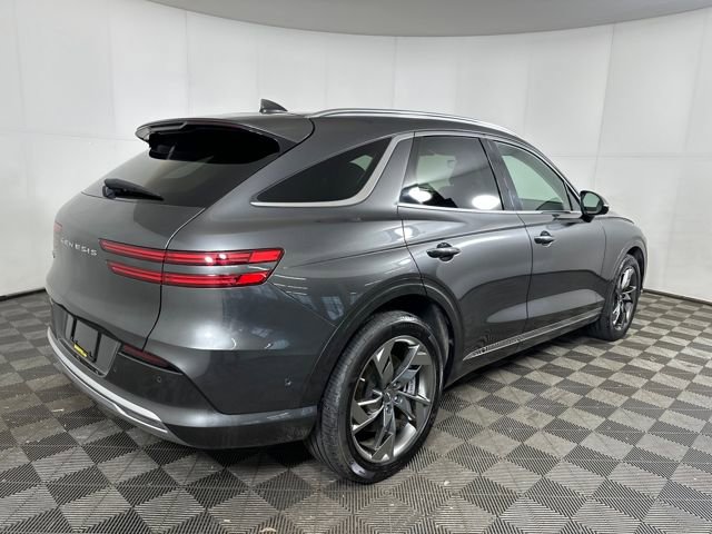 Used 2023 Genesis Electrified GV70 Advanced image 3
