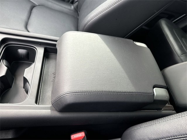 Used 2024 Land Rover Defender 130 S image 21