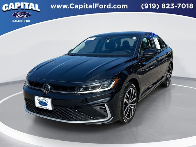 Used 2025 Volkswagen Jetta SE FWD video 1