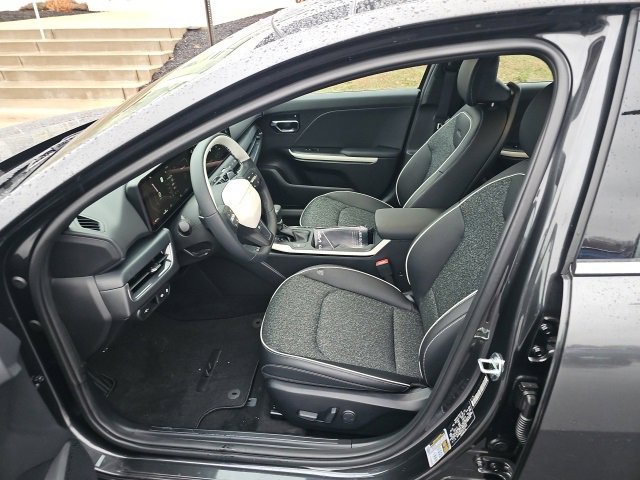 New 2025 Kia K4 GT-Line w/ GT-Line Sunroof Package image 7