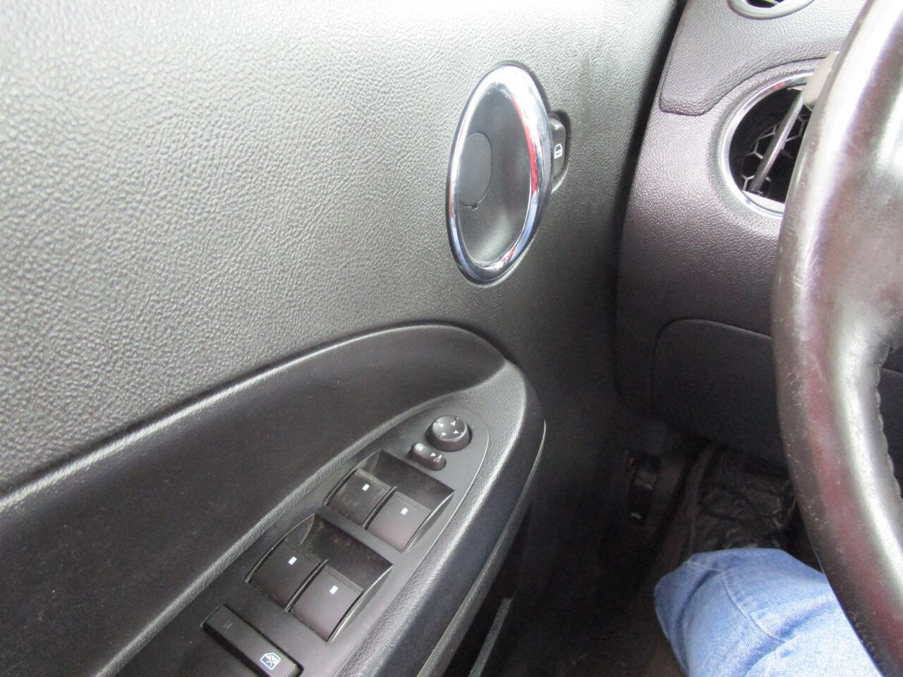 Used 2009 Chevrolet HHR LT FWD image 16