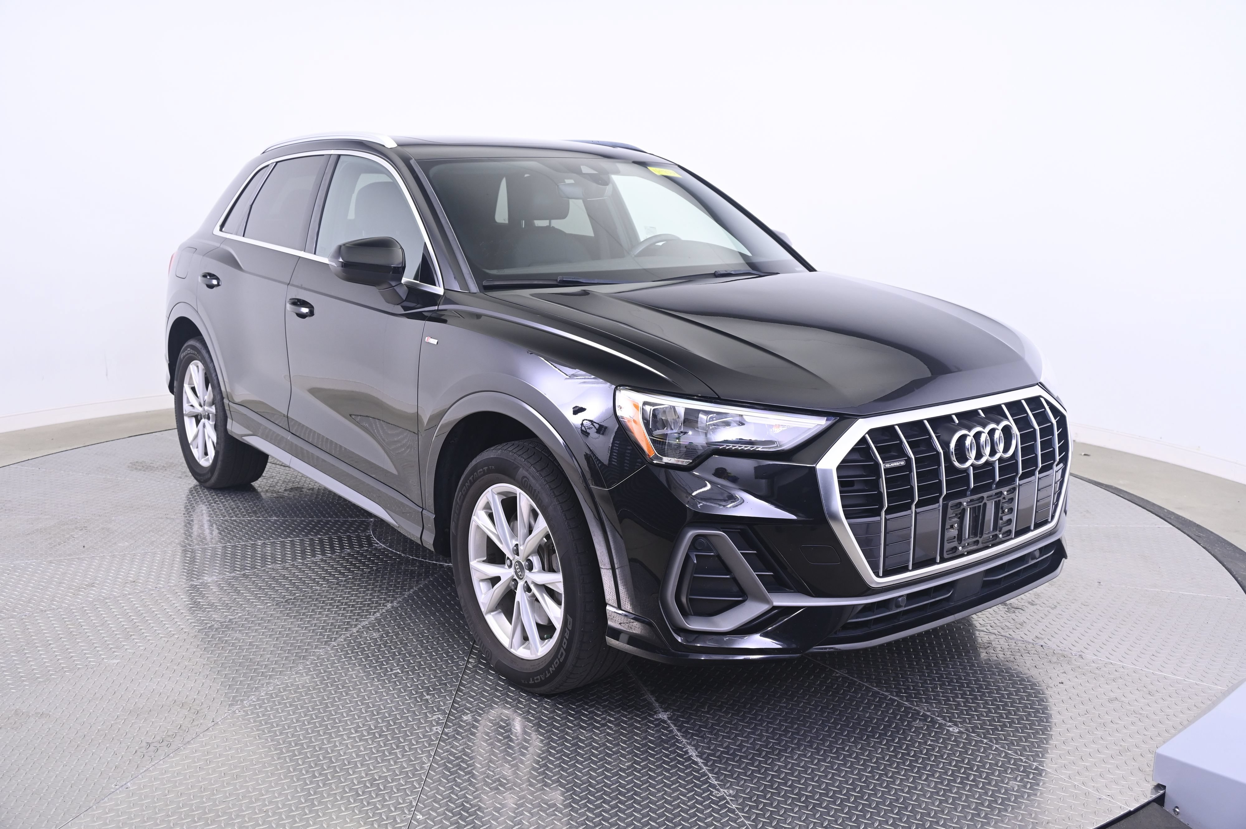 Used 2021 Audi Q3 2.0T Premium w/ Convenience Package AWD/4WD image 9