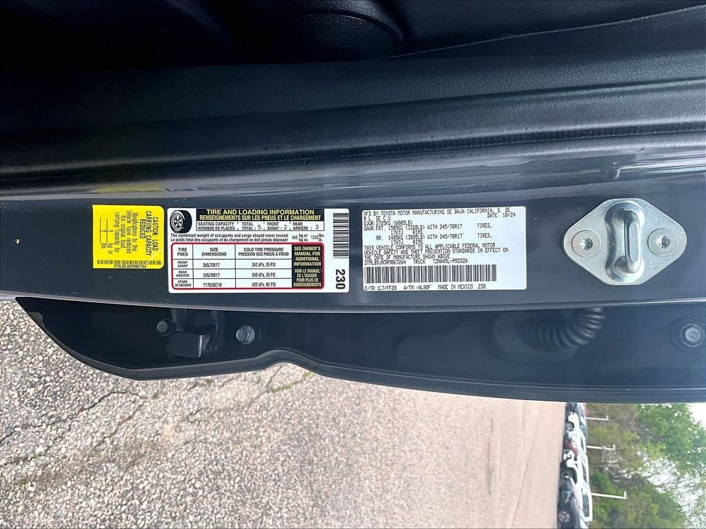 Certified 2024 Toyota Tacoma SR5 AWD/4WD image 32