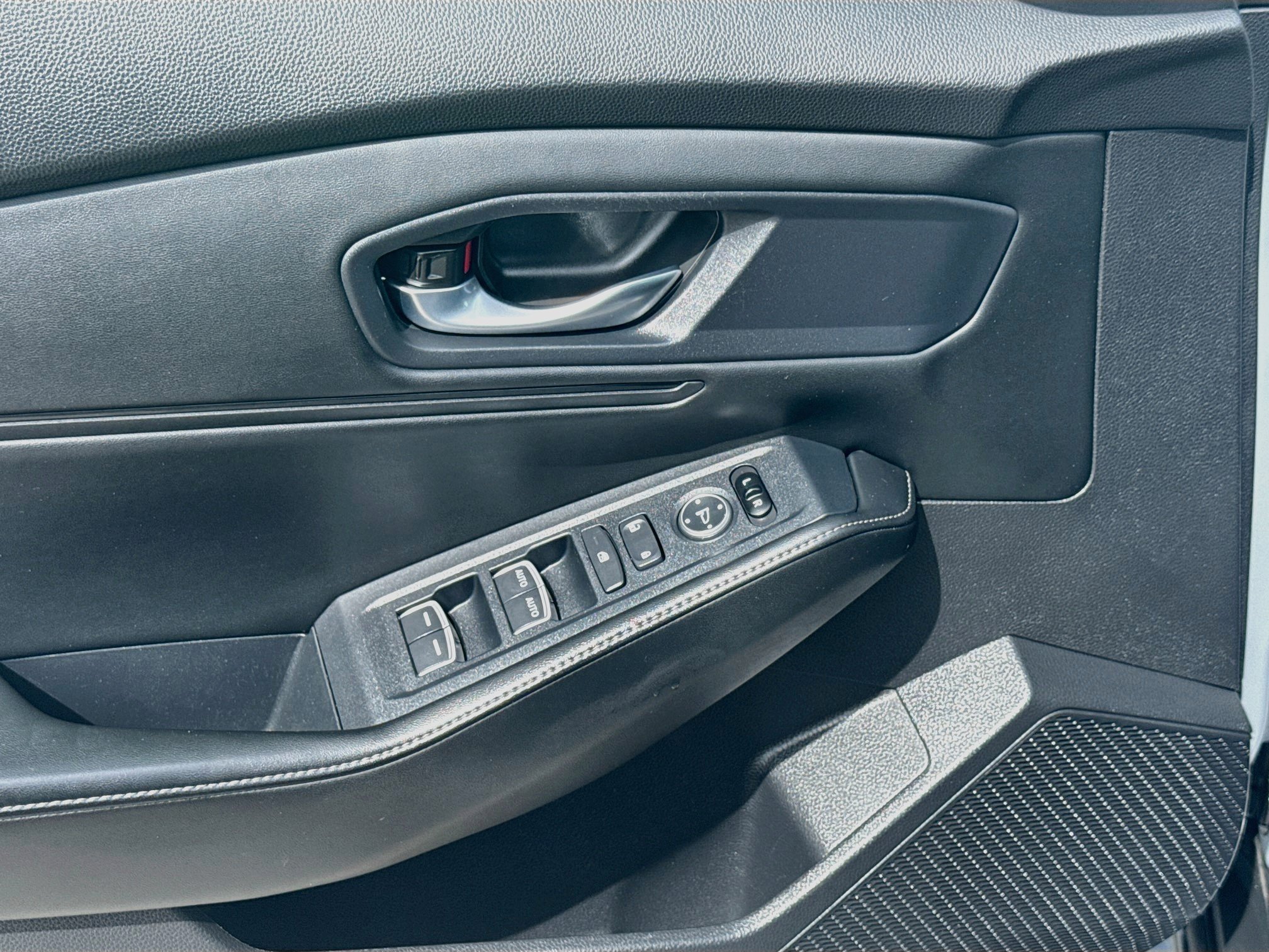Used 2025 Honda Accord Sport image 15