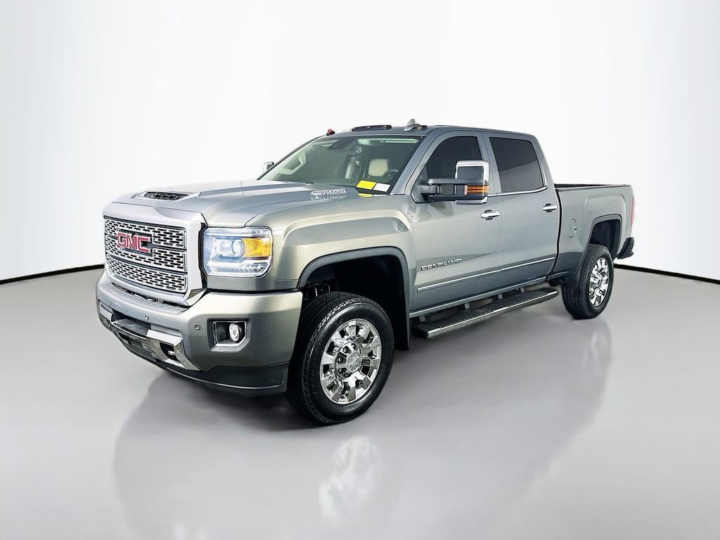 Used 2018 GMC Sierra 2500 Denali w/ Duramax Plus Package AWD/4WD video 3
