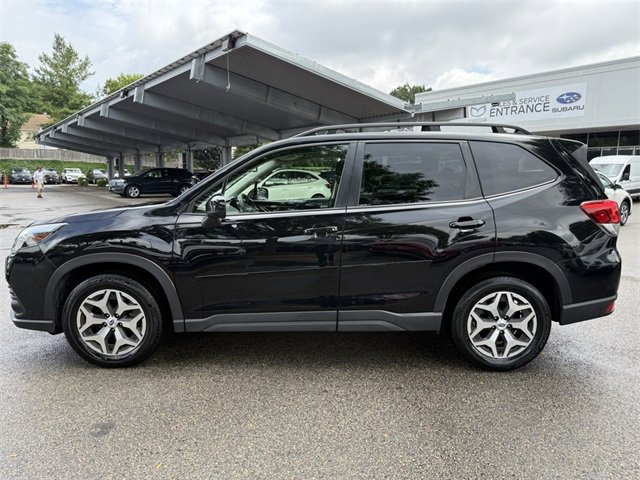 Used 2022 Subaru Forester Premium image 11