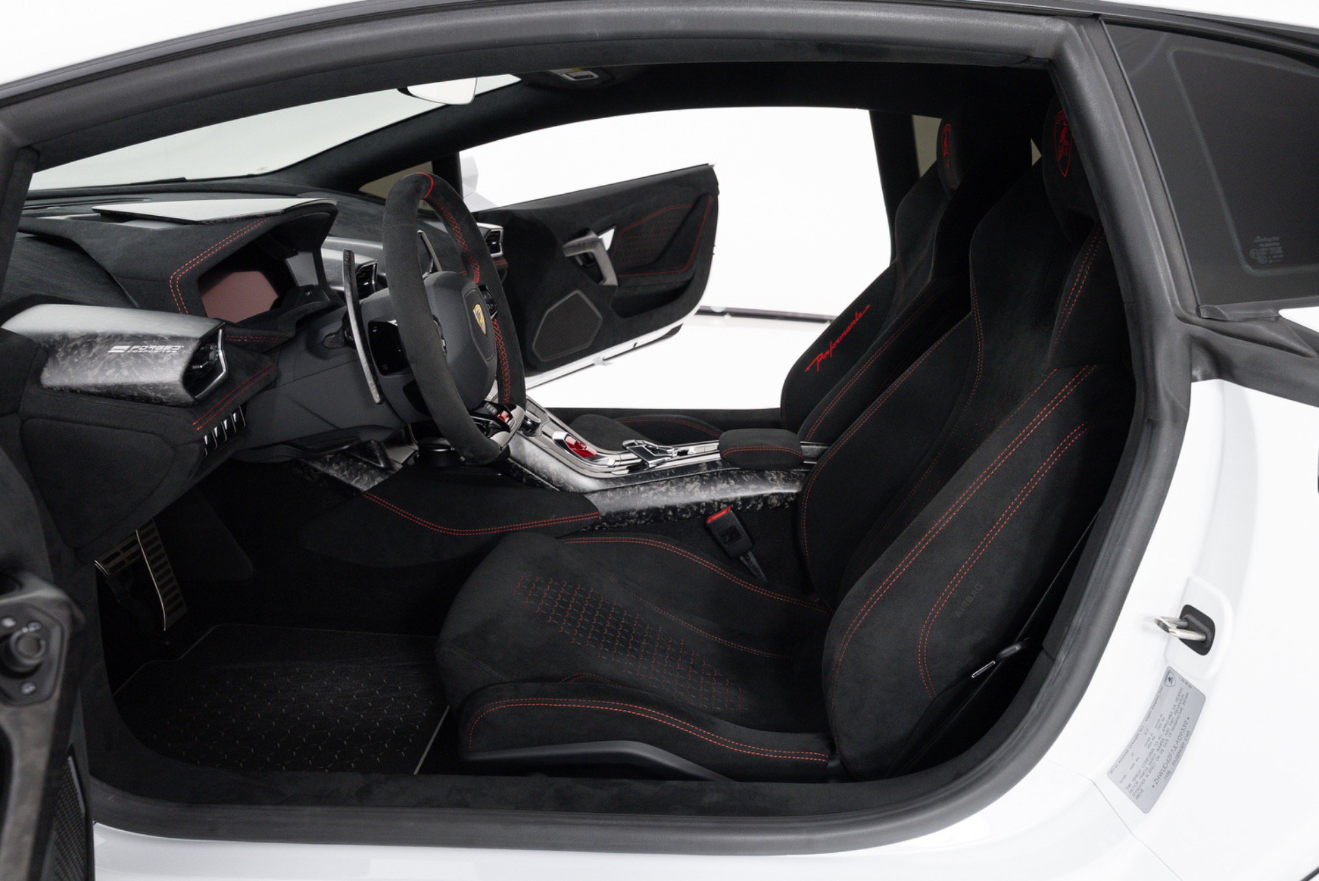 Used 2018 Lamborghini Huracan Performante AWD/4WD image 5