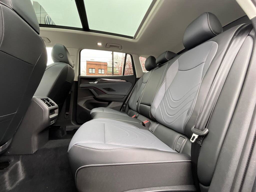 New 2026 Volkswagen Tiguan SE image 13