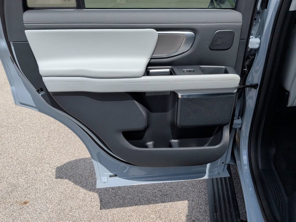 New 2027 Ford Expedition Platinum w/ Driver's Package RWD image 38