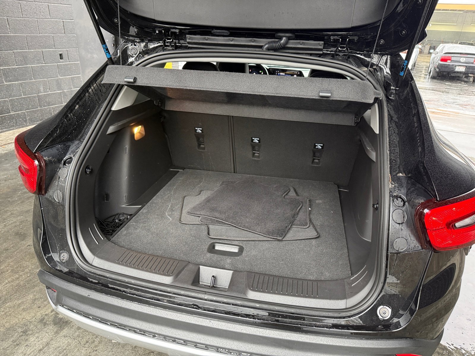 Used 2025 Chevrolet Trax LT image 18