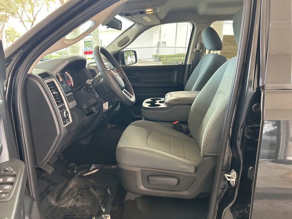 Used 2016 RAM 1500 Express w/ Black Ram 1500 Express Group image 5