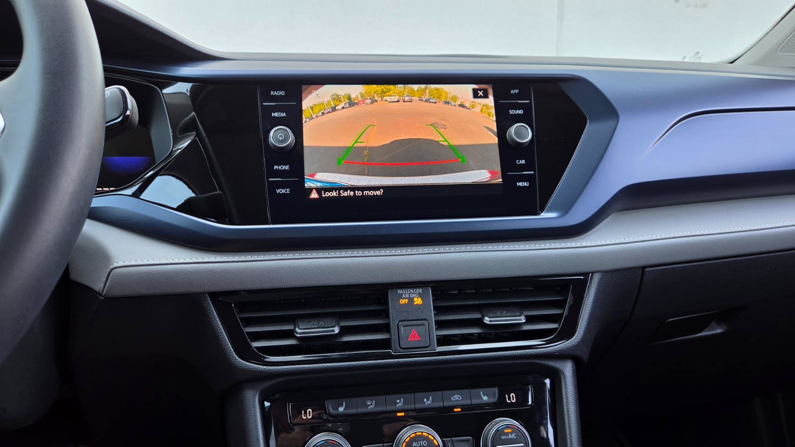 Certified 2024 Volkswagen Taos SE AWD/4WD image 30