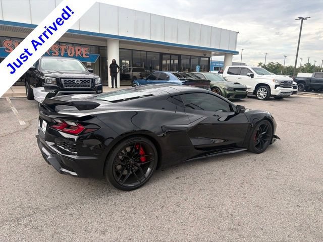 Used 2025 Chevrolet Corvette Z06 RWD image 3
