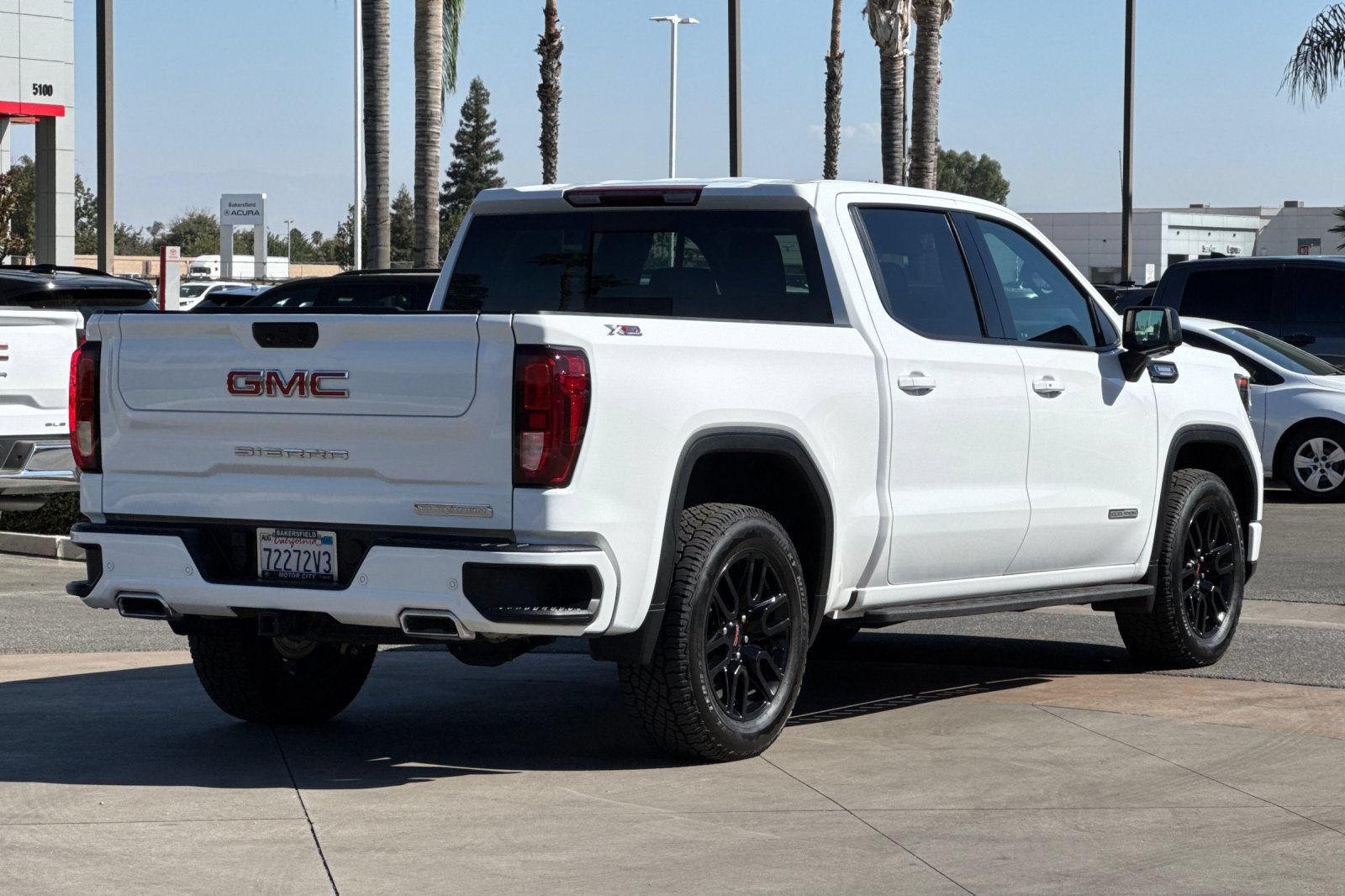 Certified 2023 GMC Sierra 1500 Elevation w/ Preferred Package AWD/4WD image 4