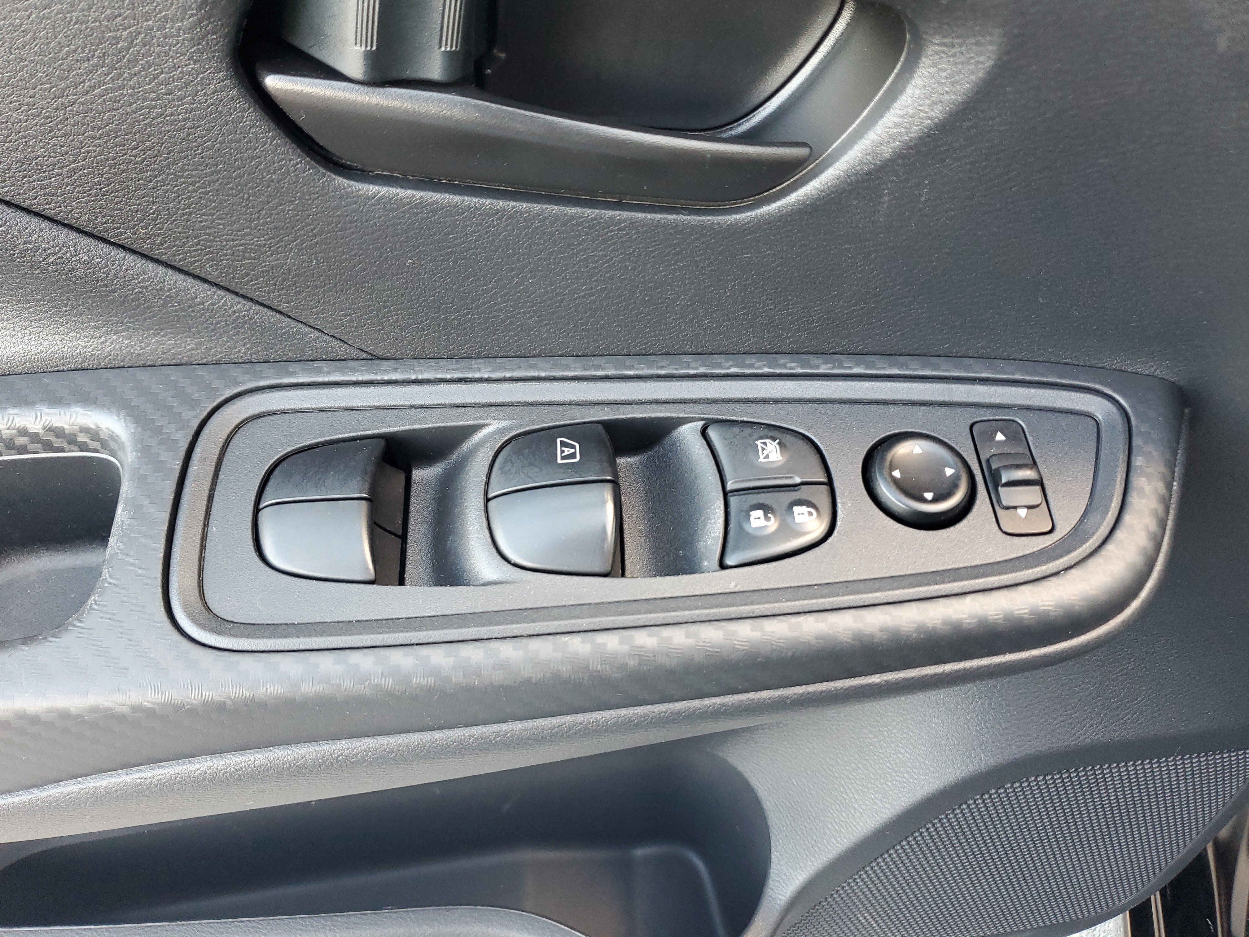 Used 2025 Nissan Versa S w/ S Plus Package image 24