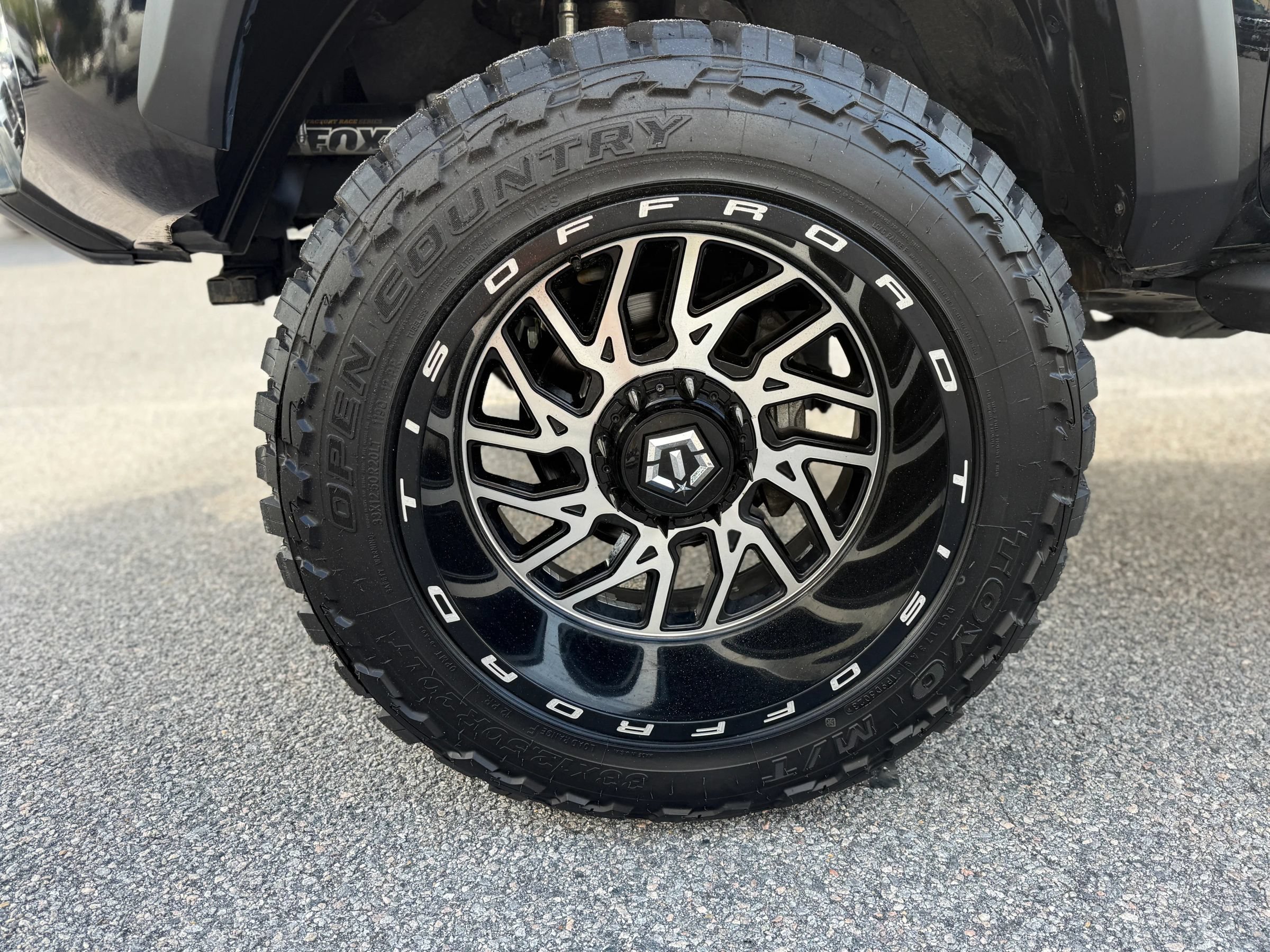 Used 2020 Toyota Tacoma TRD Off-Road w/ Technology Package AWD/4WD image 13