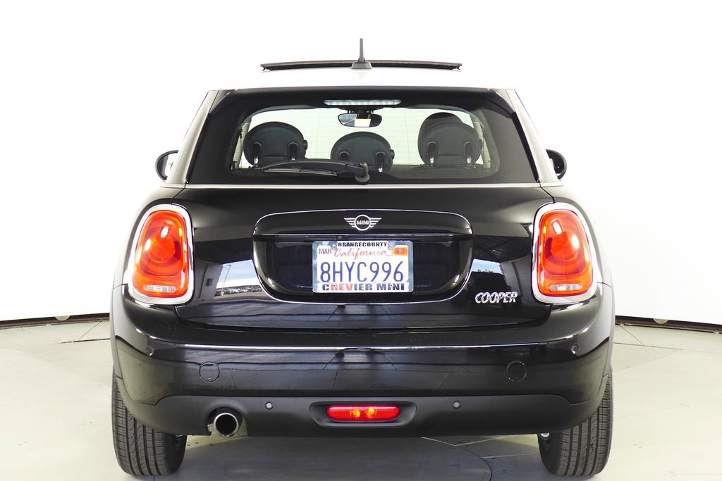 Used 2019 MINI Cooper 4-Door Hardtop image 8