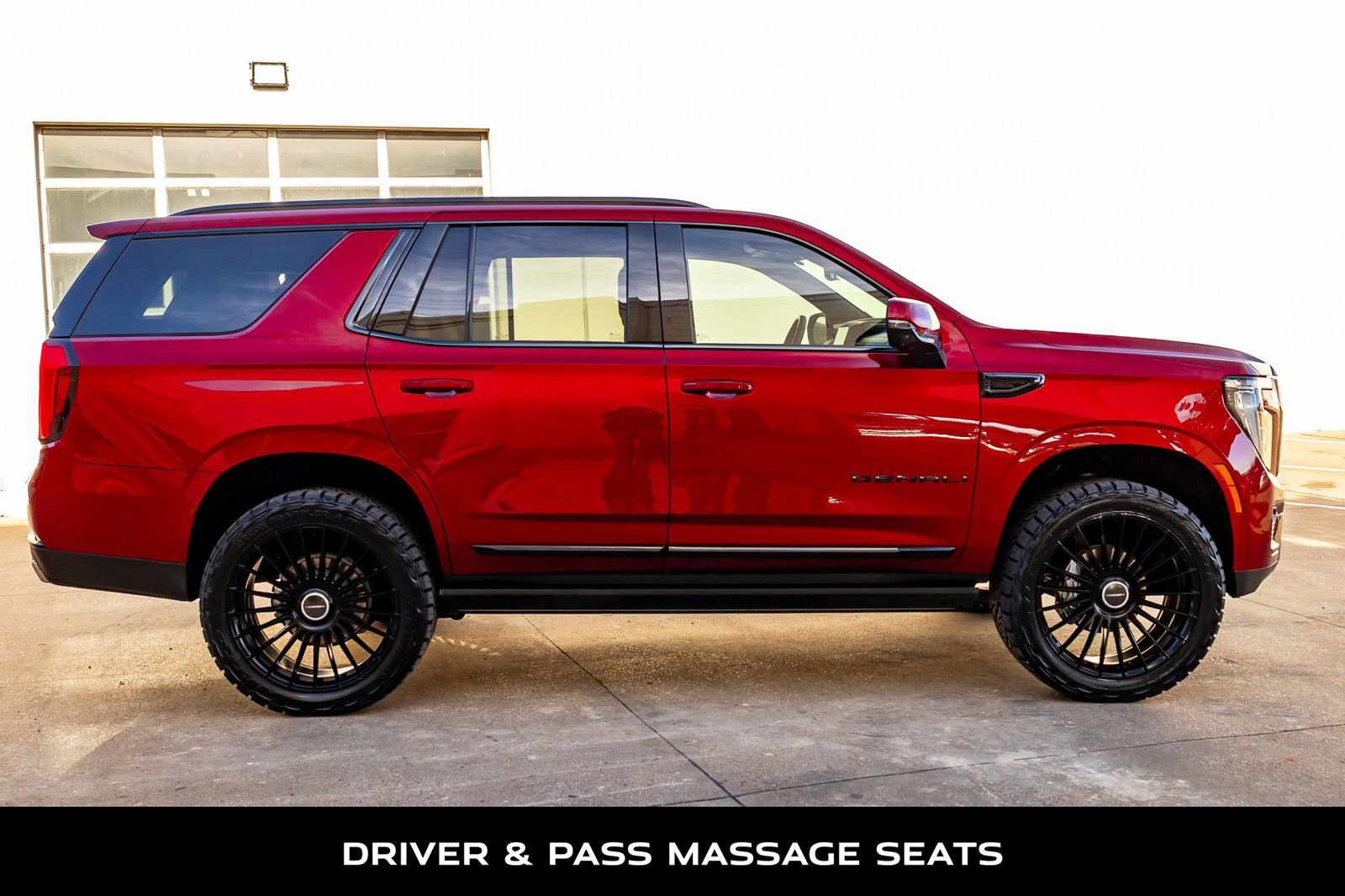 Used 2025 GMC Yukon Denali Ultimate image 11