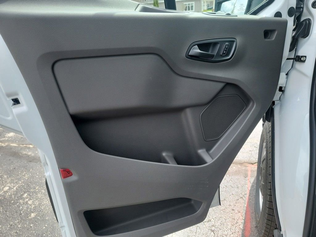 New 2025 Ford Transit 250 148 Medium Roof image 11