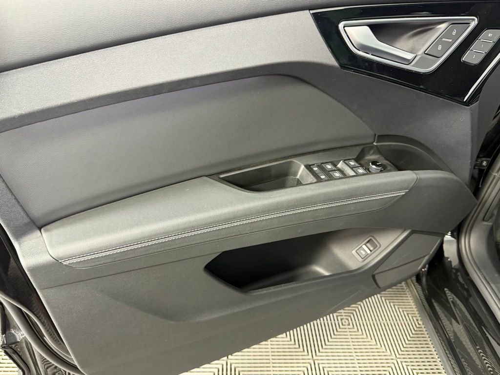 Used 2024 Audi Q4 e-tron Premium Plus w/ Premium Plus image 25