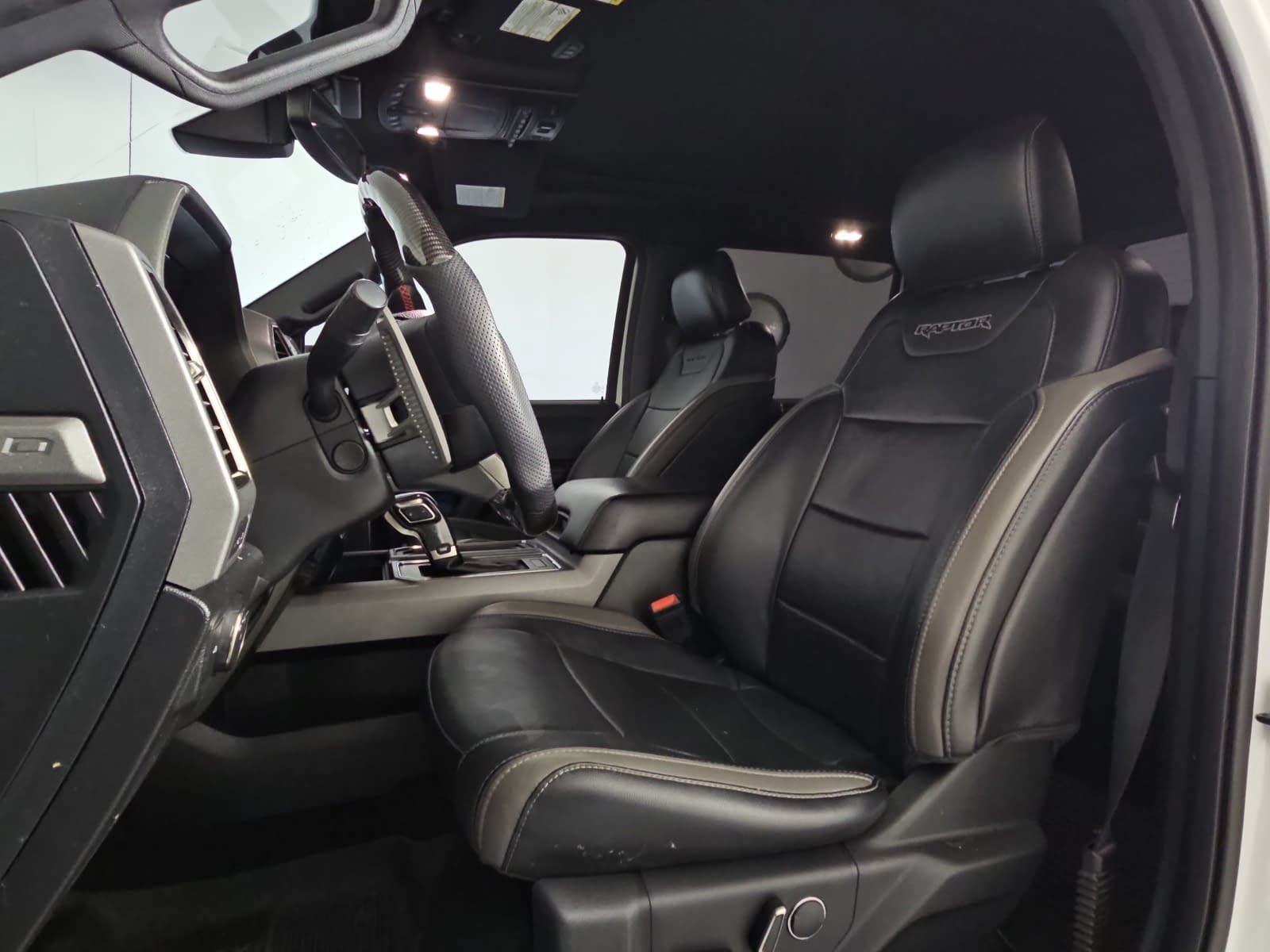 Used 2018 Ford F150 Raptor w/ Equipment Group 802A Luxury AWD/4WD image 13