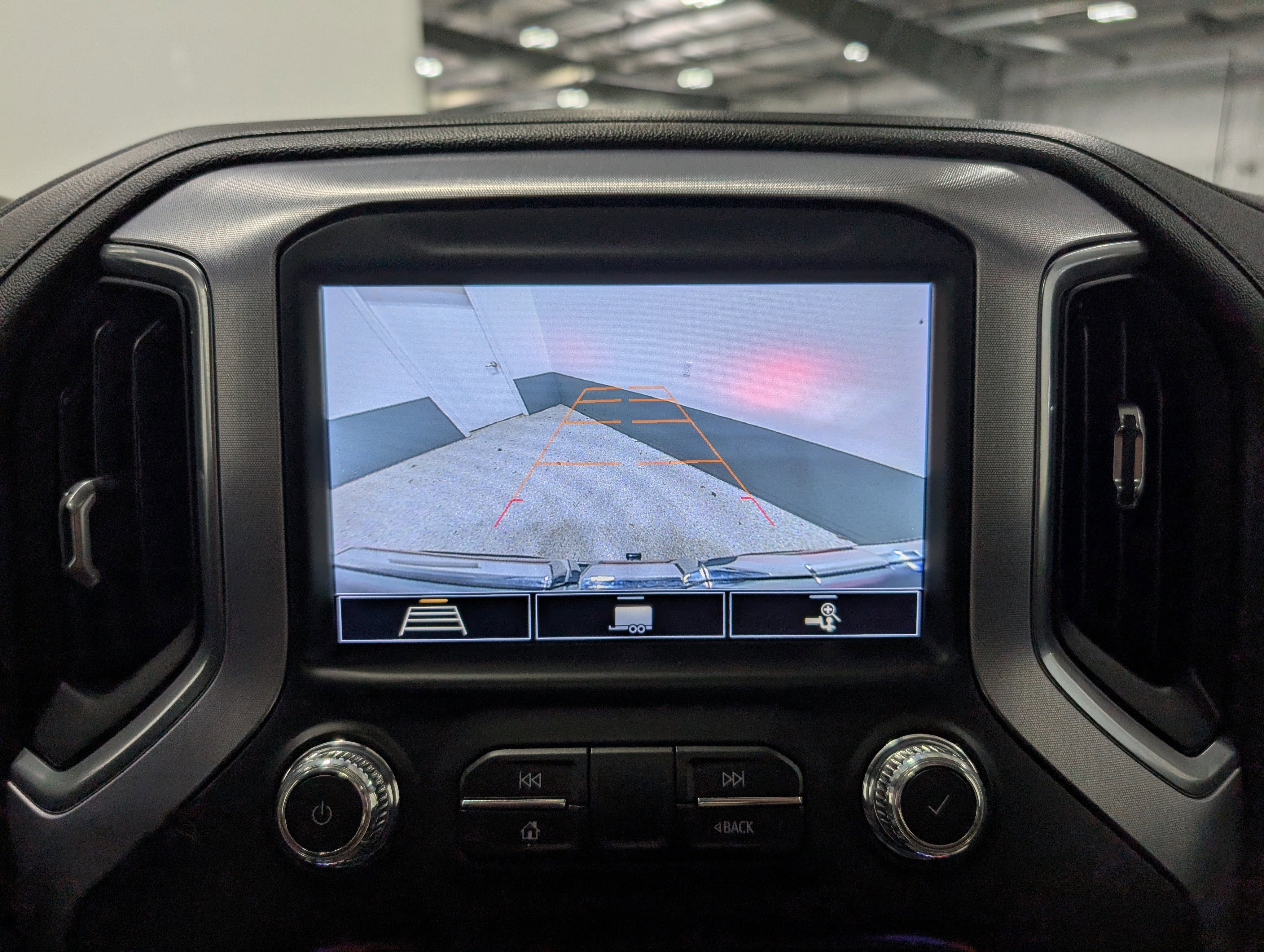 Used 2020 GMC Sierra 1500 SLT image 29