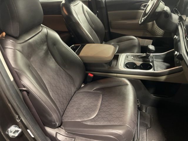 Used 2025 Kia Carnival image 63