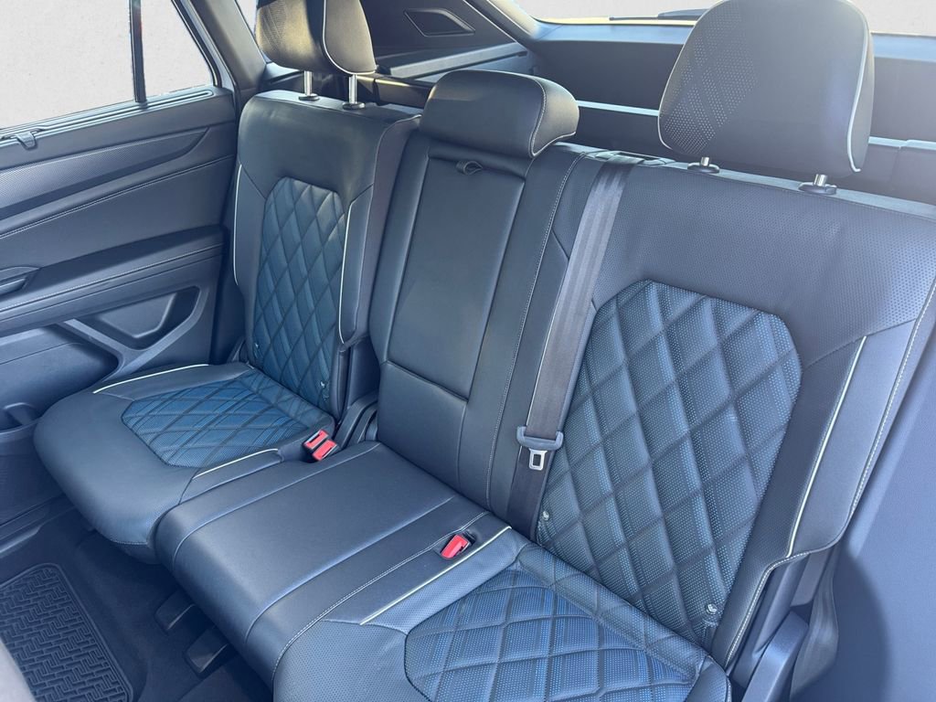 Used 2025 Volkswagen Atlas Cross Sport SEL Premium R-Line image 13