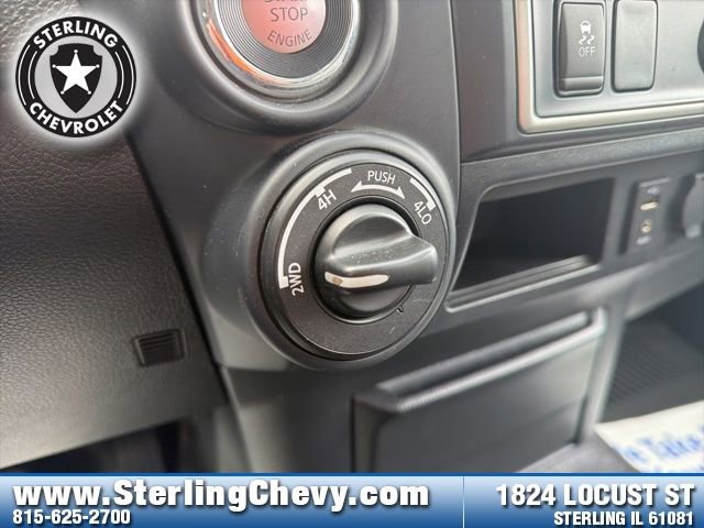 Used 2017 Nissan Titan S image 19