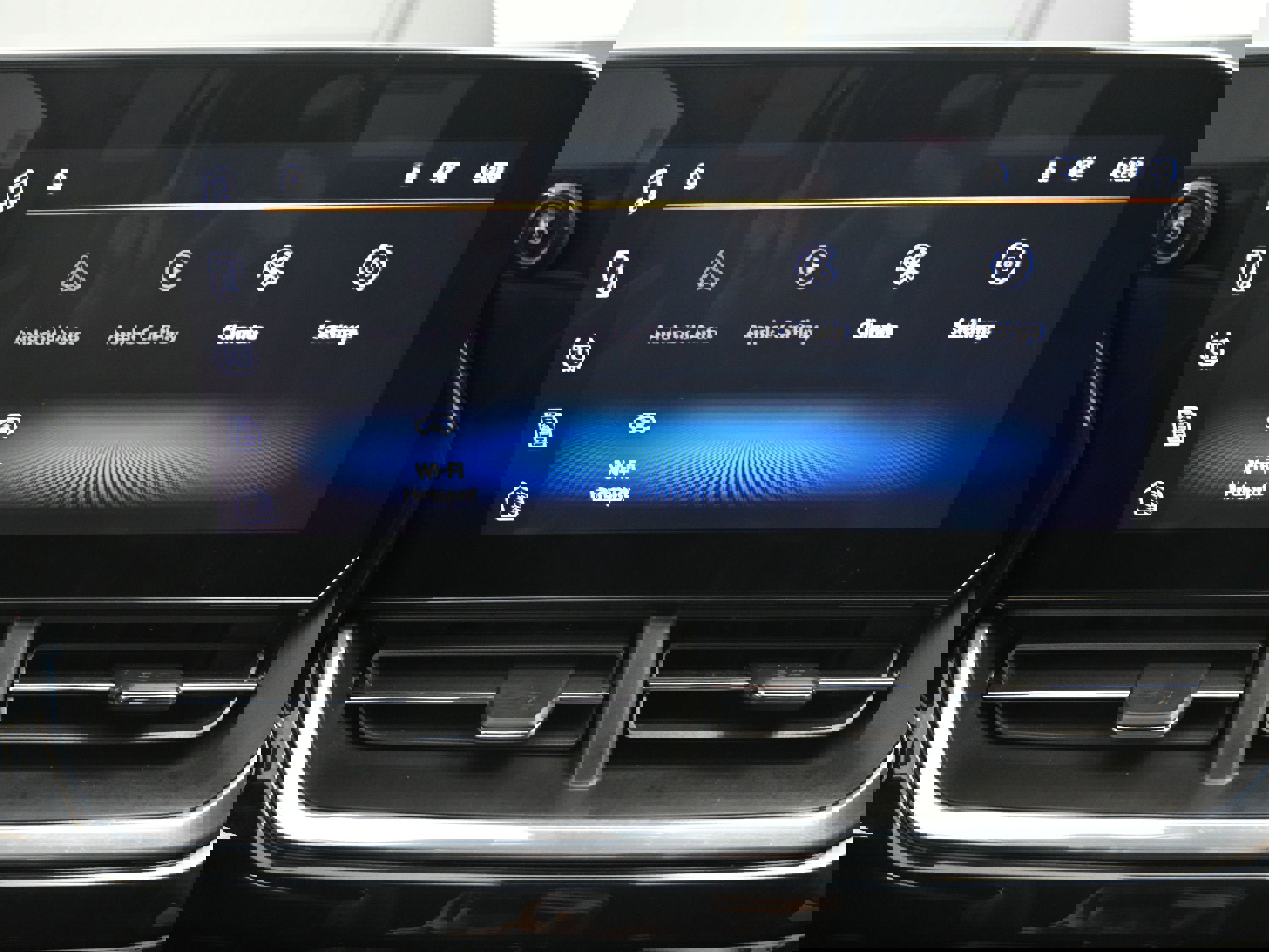 Certified 2024 Chevrolet Trax RS w/ Sunroof Package image 14